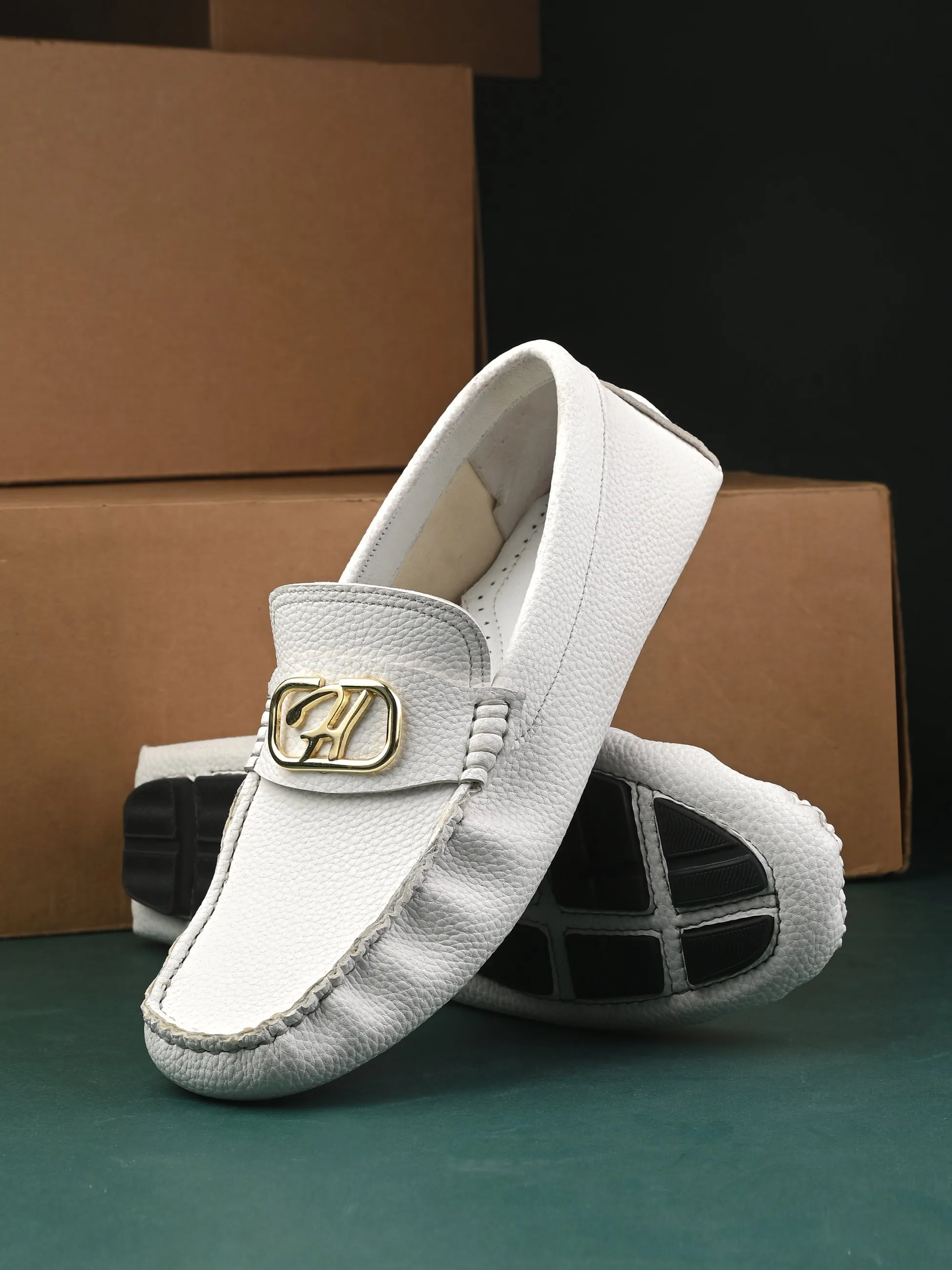 Hitz Men's White Leather Casual Loafers