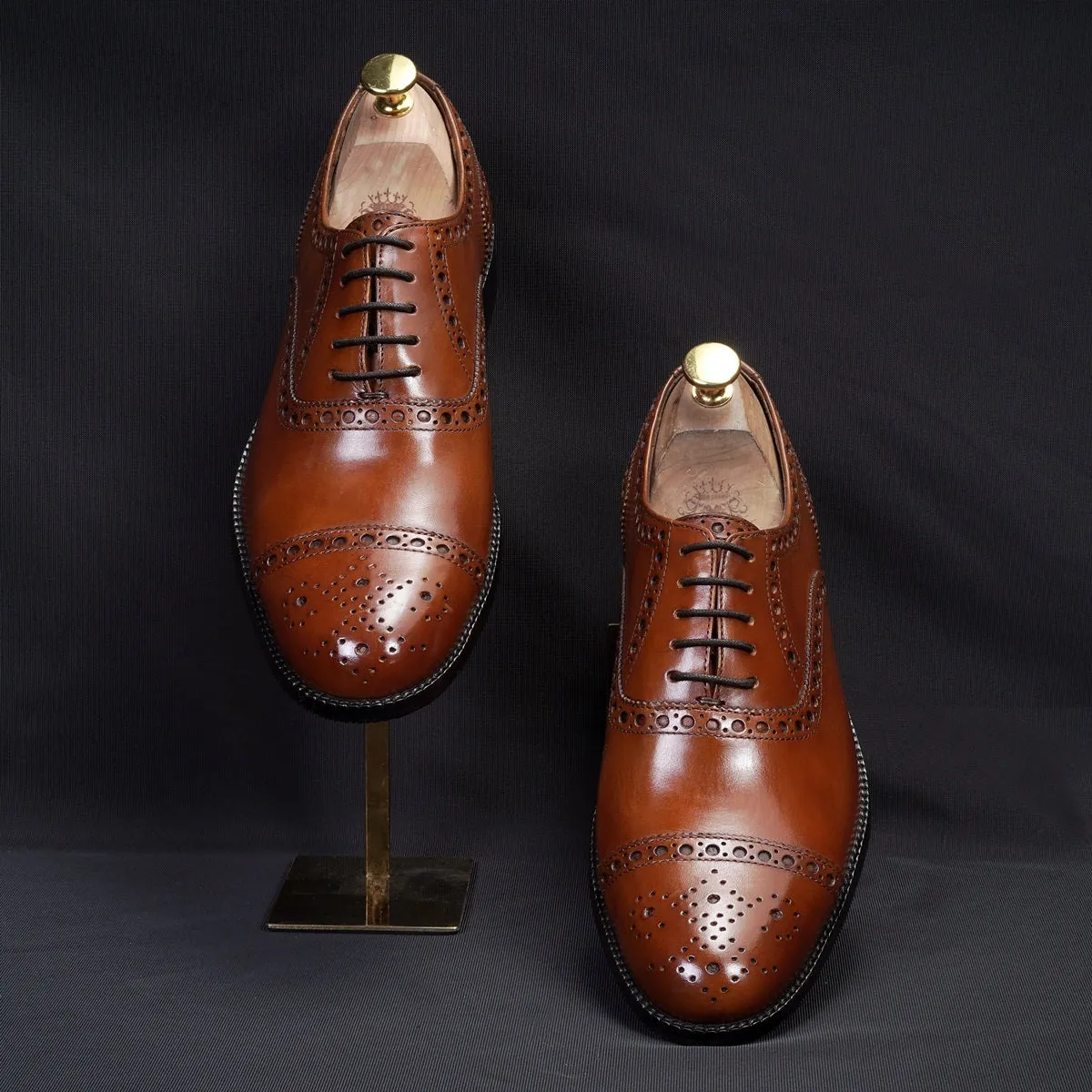 Punching Brogue Oxford Lace-Up Shoe For Men in Genuine Tan Leather